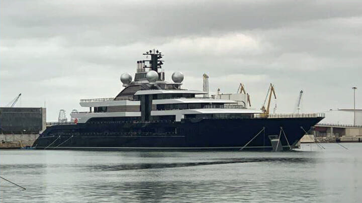 the superyacht Crescent is detained by MITMA in Spain