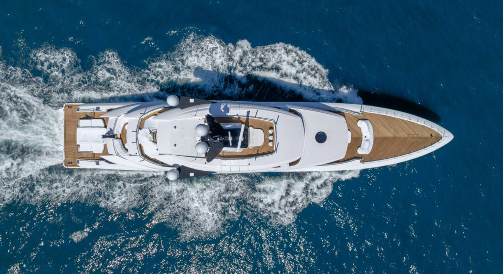 CRN yacht Amor a Vida