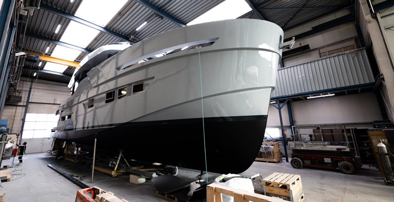 Outer Reef 780 Adventure yacht