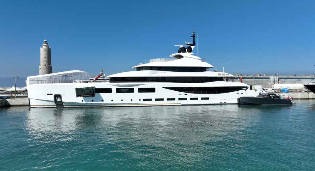 yacht Alfa is for charter