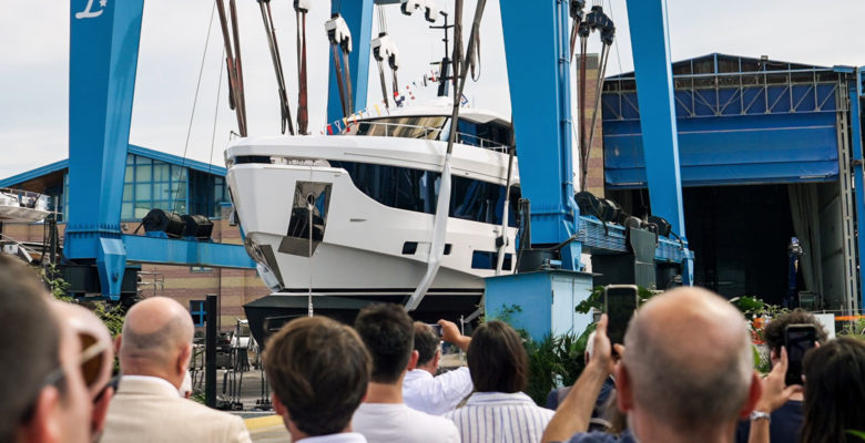 Azimut Grande 30M launch