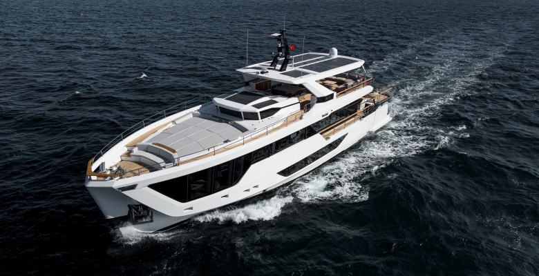 Numarine 30XP yacht hull 2