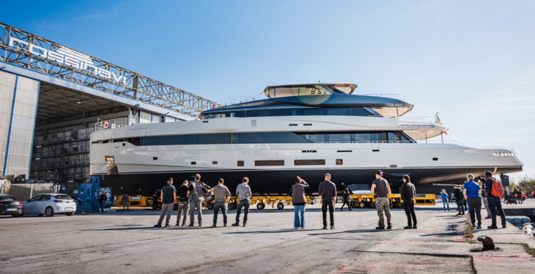 yacht Gemini launch
