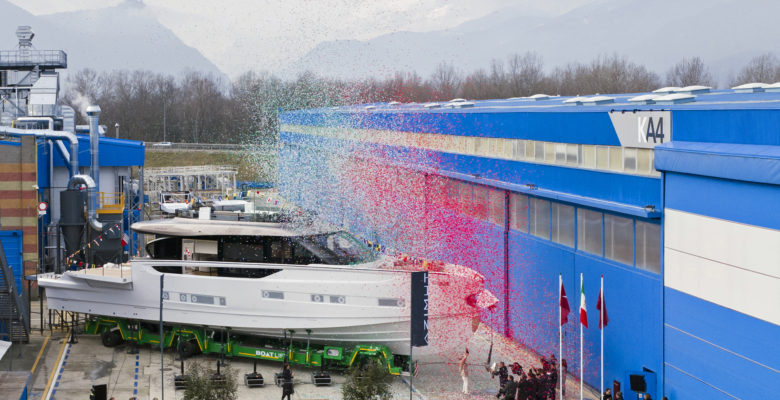 first Azimut Seadeck 9 yacht launch