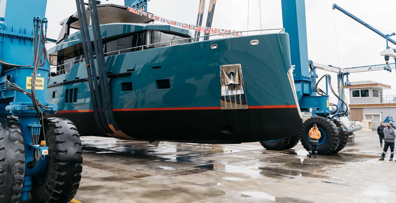 Bering 78 yacht Slow RIde