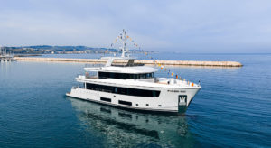 Cantiere delle Marche yacht Tartaruga launch