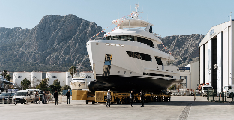 Bering 88 yacht hull 2 launch
