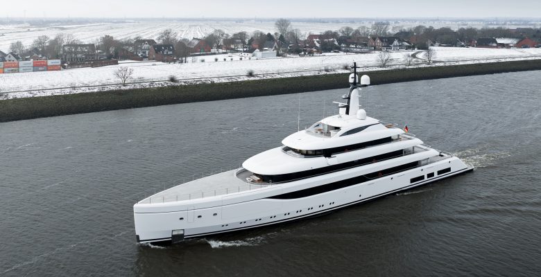 yacht Odisea sea trials