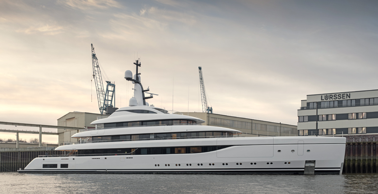 yacht Odisea sea trials