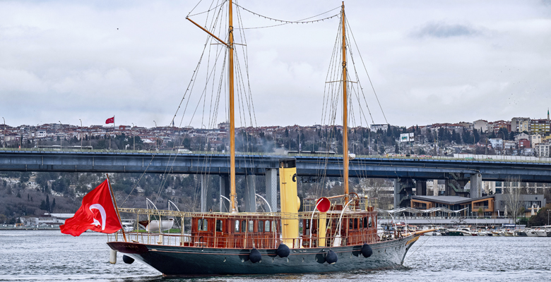 restoration of the yacht Cangarda