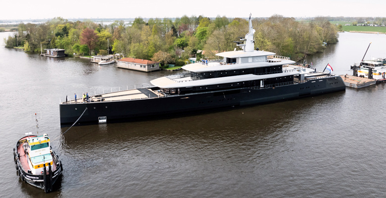 Feadship yacht Project 826 launch