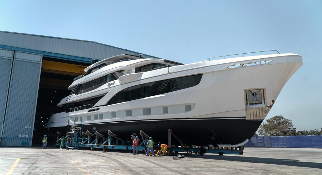 Majesty 145 yacht Suzie Q launch