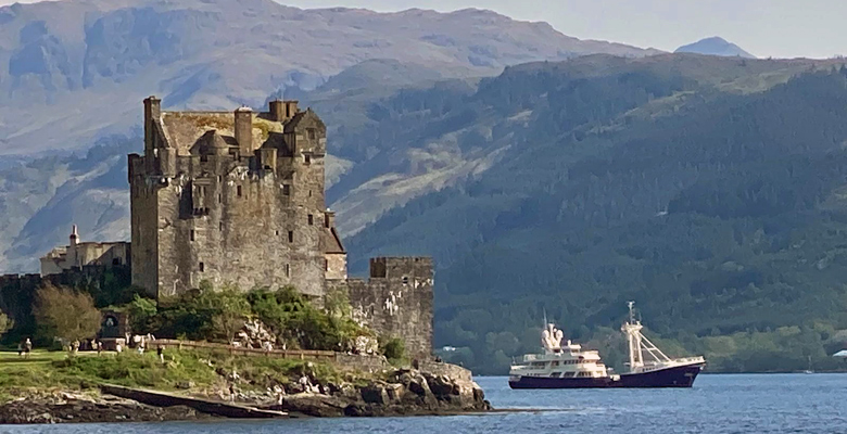 Erik Vonk and his yacht Scintilla Maris