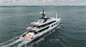 yacht QU2 delivery