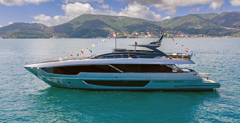 yacht Sedici, Charles Leclerq's Riva 102 Corsaro