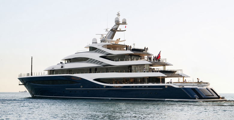 Turquoise yacht Angelique