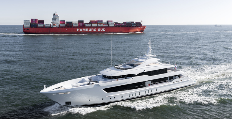 yacht Pa'lante on sea trials