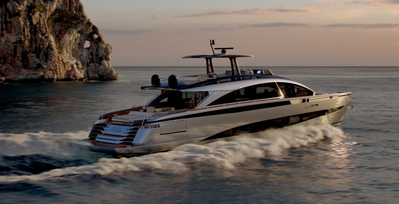 Pershing GTX90 yacht