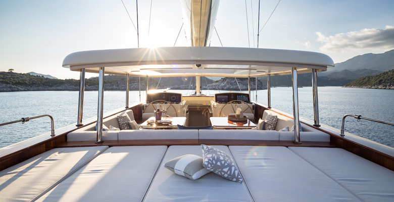 Simena flying bridge