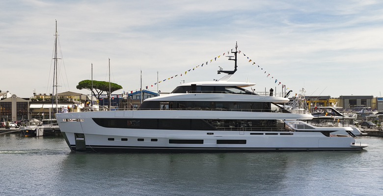 Azimut Grande 44M yacht launch