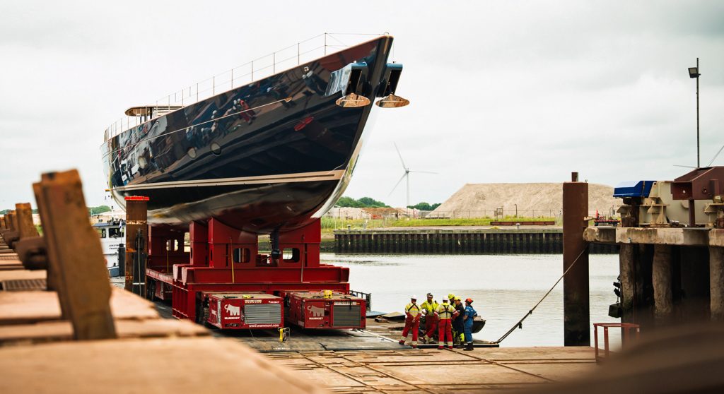 Vitters yacht Zero transport