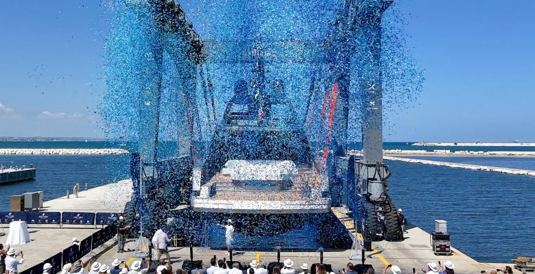 yacht Fast Naan launch