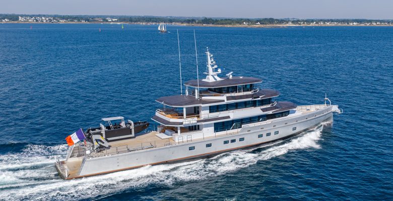 explorer yacht Canoa