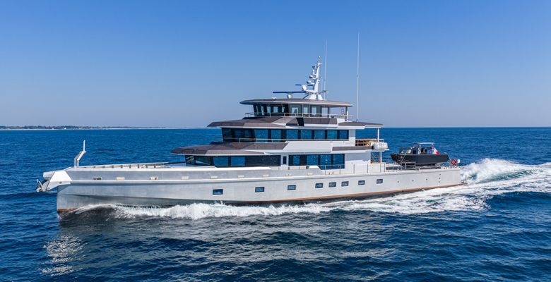 explorer yacht Canoa