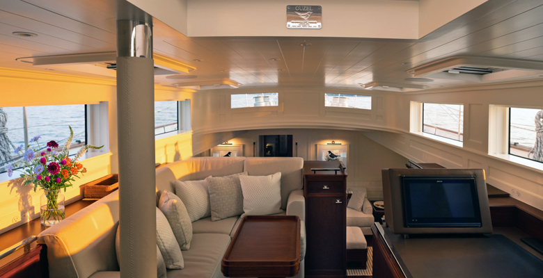sailing yacht Ouzel