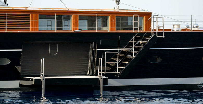sailing yacht Aquarius