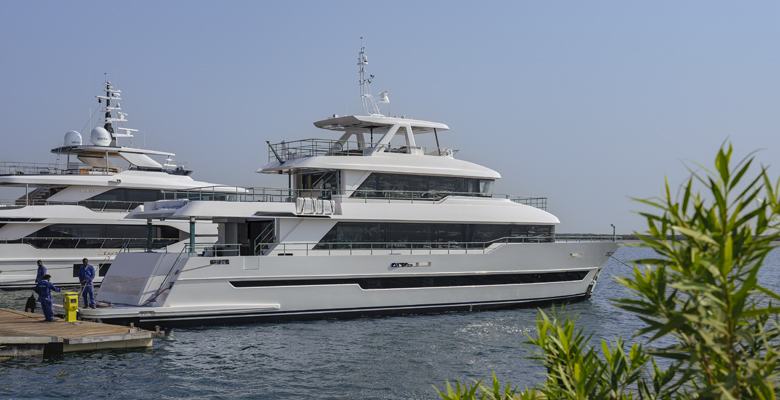 Nomad 101 yacht