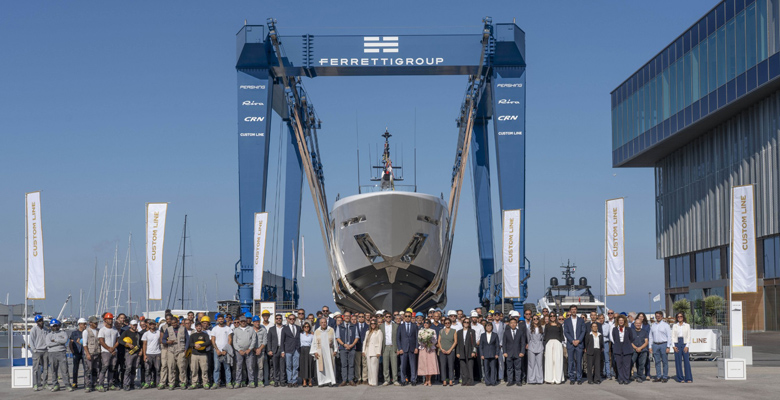 Custom Line Saetta 128 yacht launch