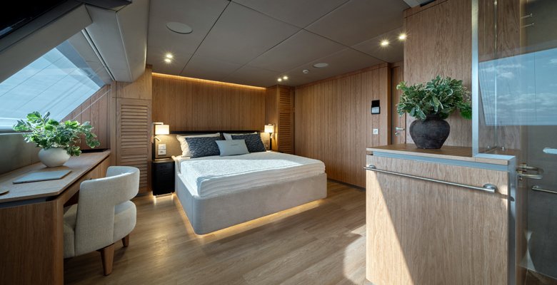Sunreef 100 Eco yacht Ipharra master